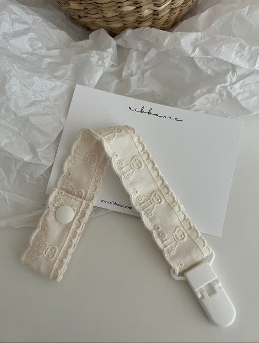 Ribbonie pacifier holder