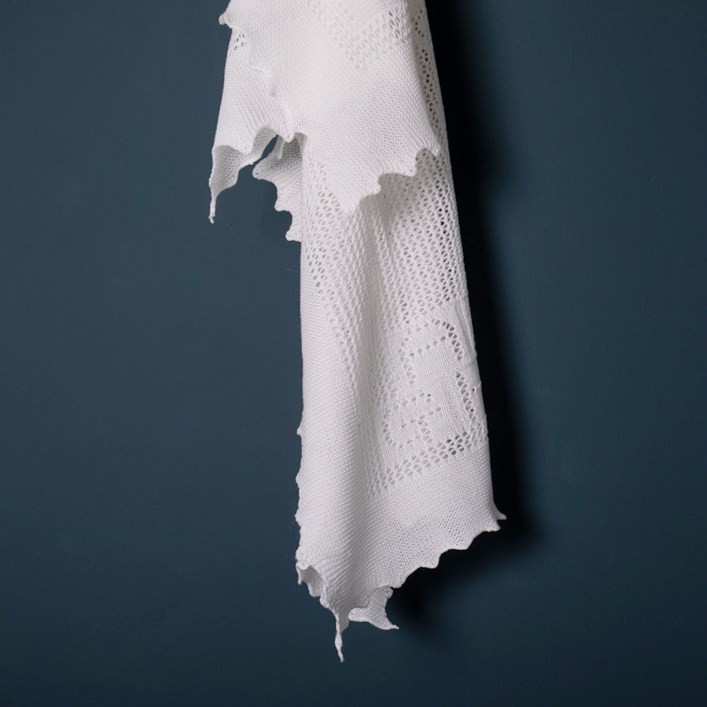 GH Hurt Teddy Alphabet Baby Shawl - white