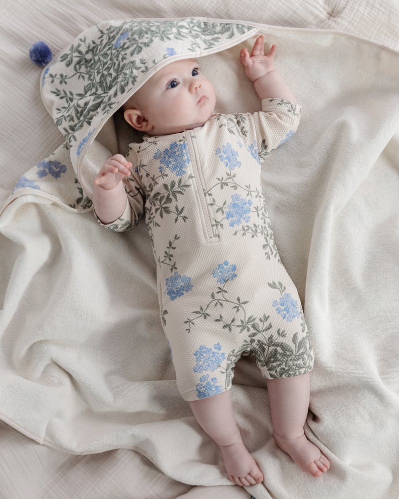 Garbo & friends hooded towel-plumbago