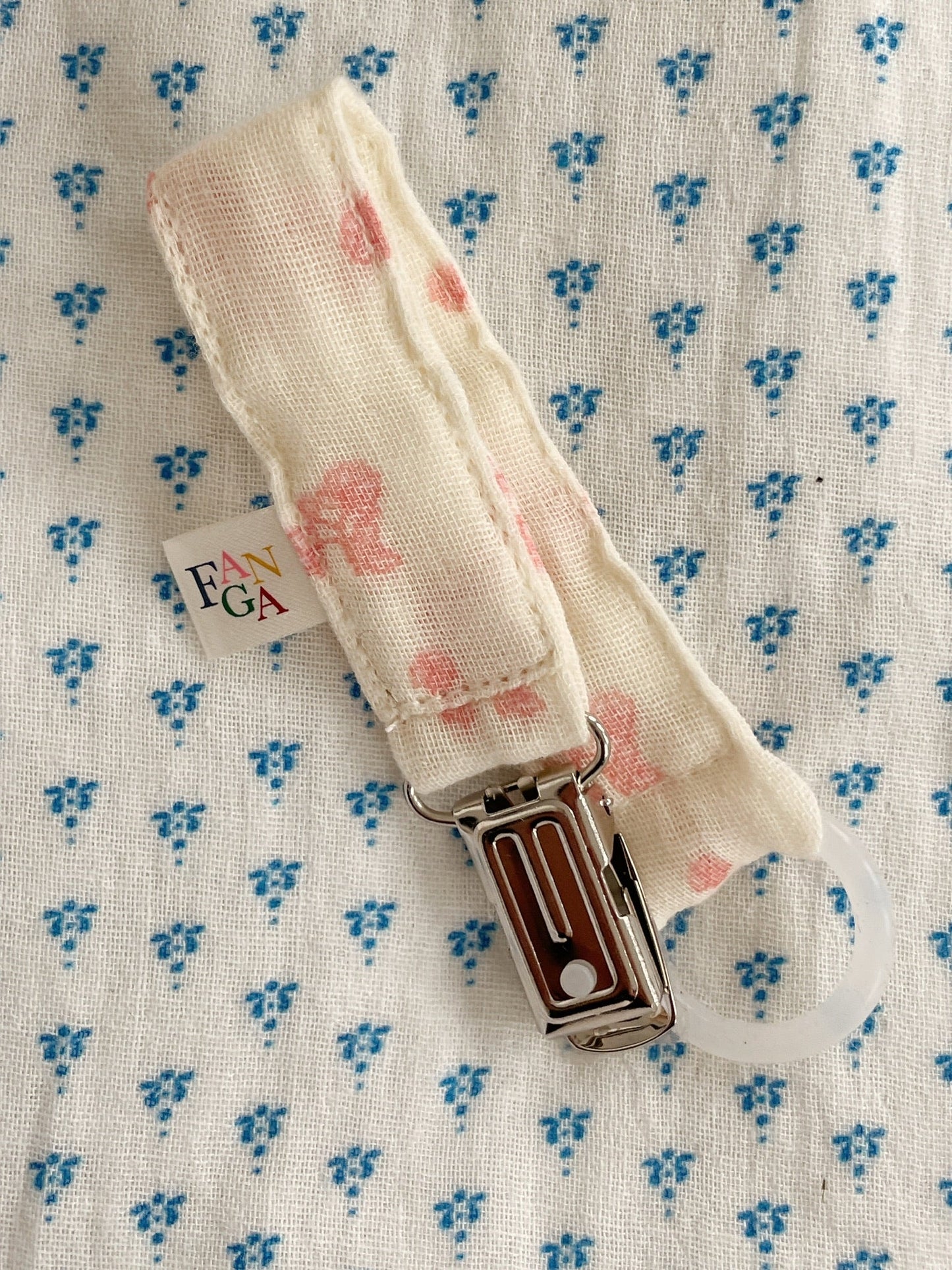 Fanga Fontana pacifier clip- ilmia