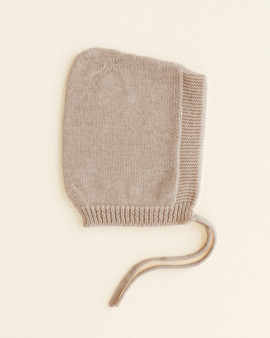 Hvid Pixie Bonnet Isidro- sand