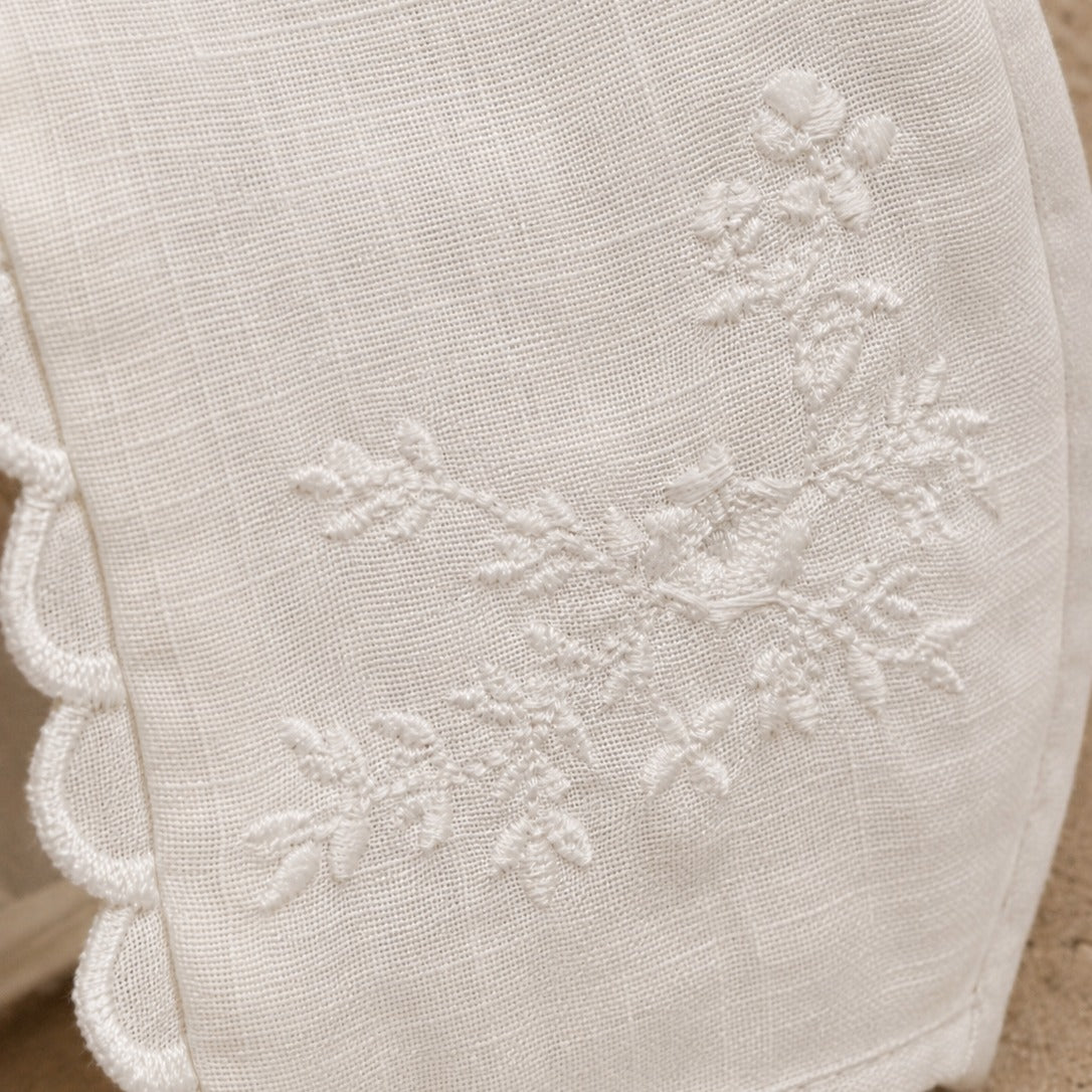 Freckle Label Embroidered Cotton Bonnet – embroidery detail