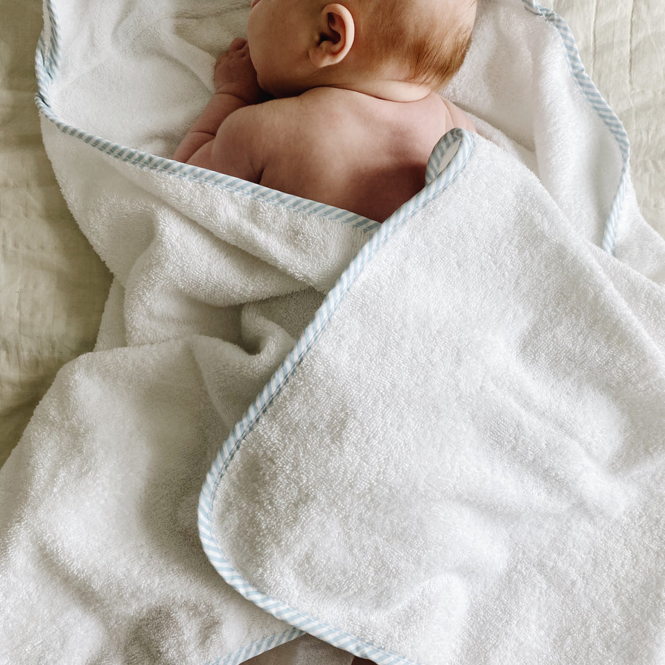 Bobbi Bath towel - Pale blue stripe