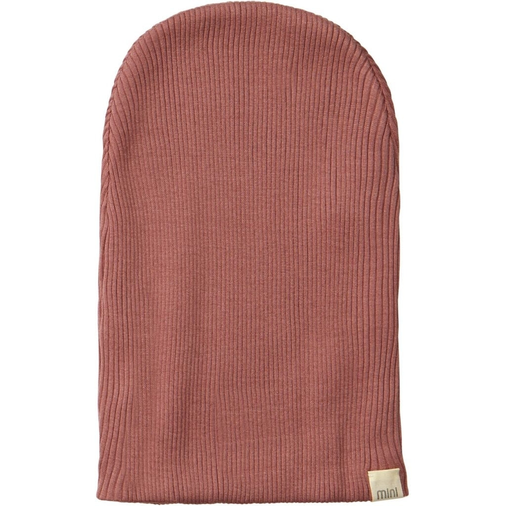 Minimalisma- antique red hat