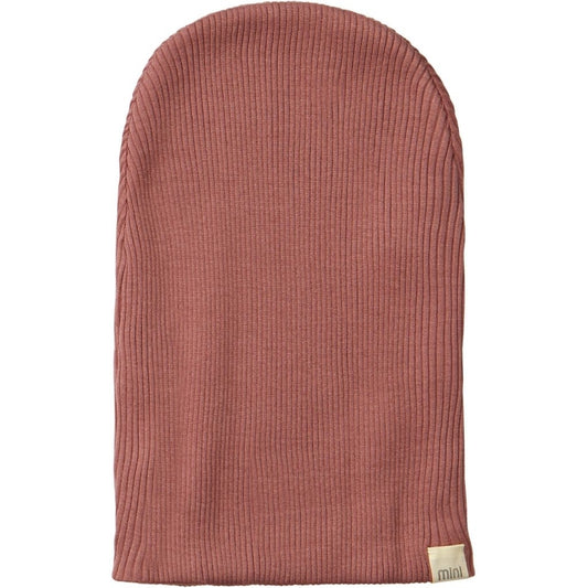 Minimalisma- antique red hat