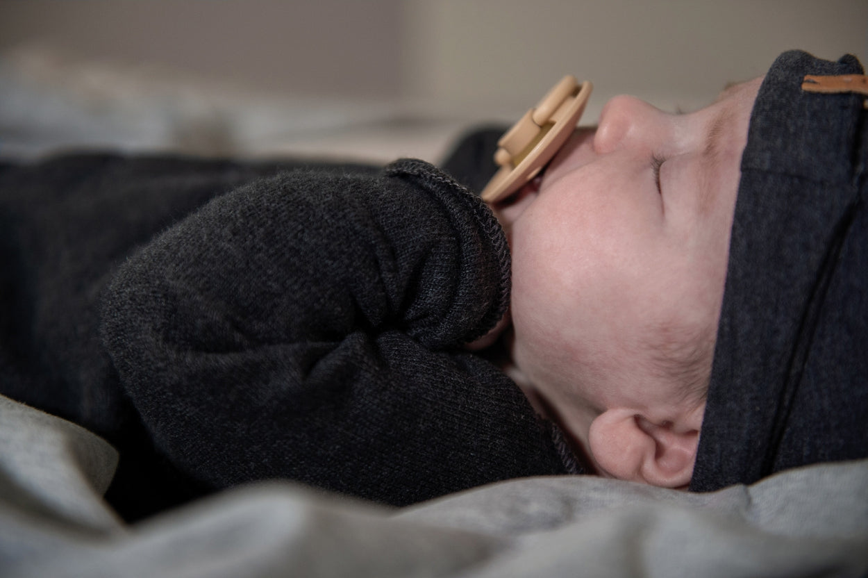 Nixnut Raw Onesie-antracite