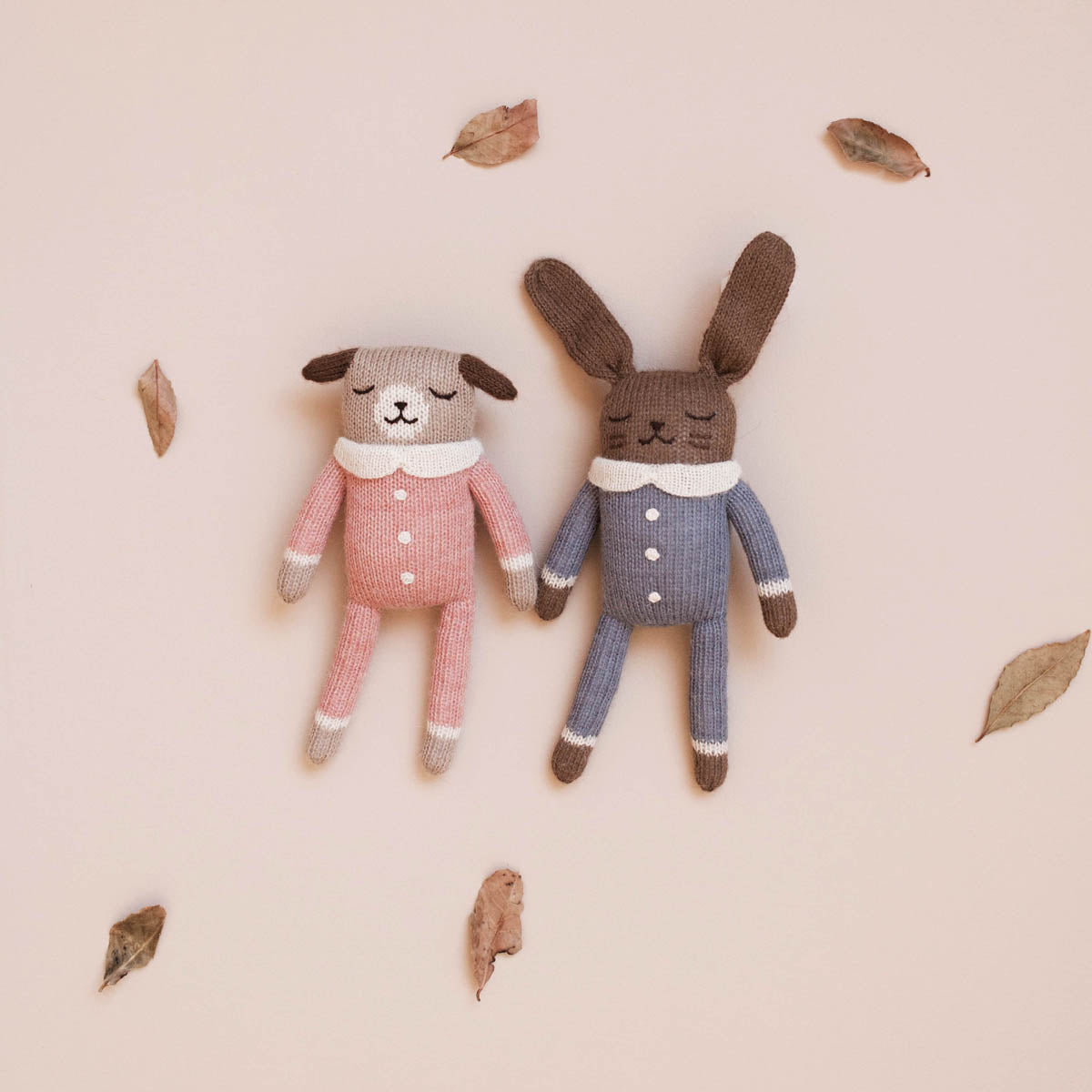 Main Sauvage puppy knit toy | rose jumpsuit