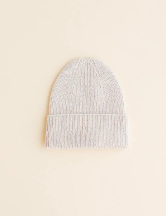 Hvid beanie newbron- off white