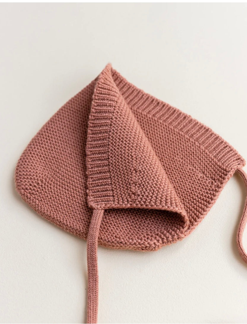 Hvid dolly bonnet- brick