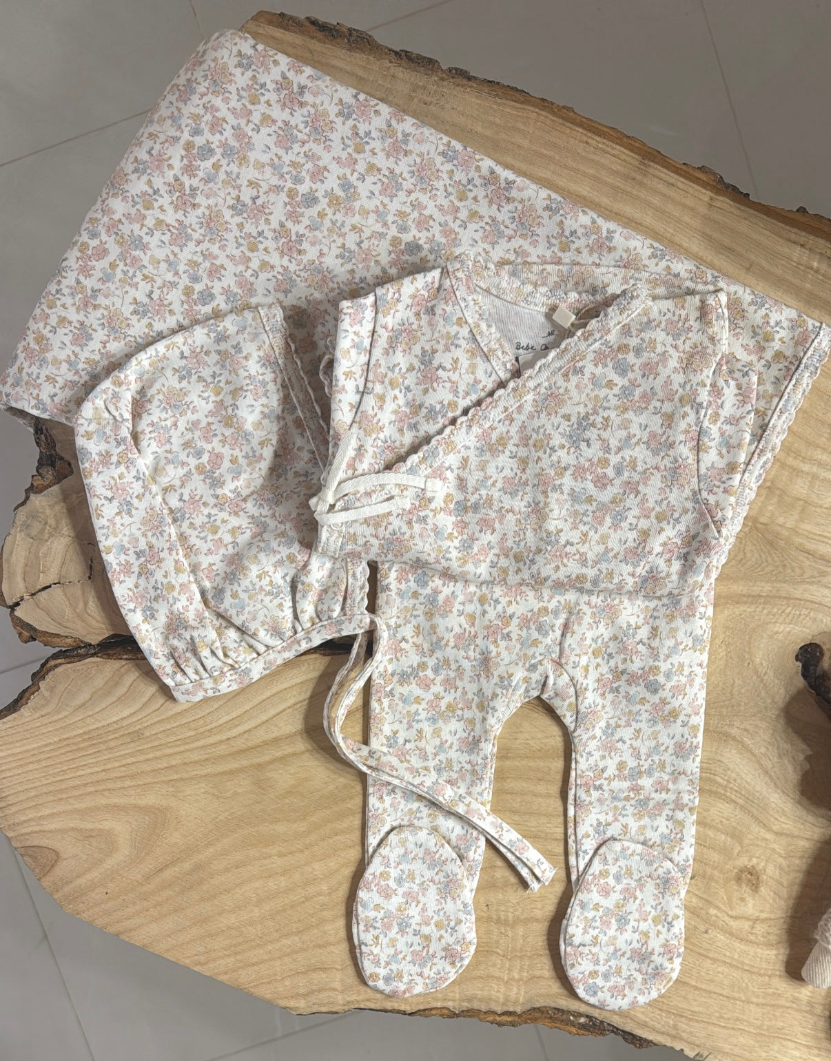 Bebe organic Iris onesie & legging set