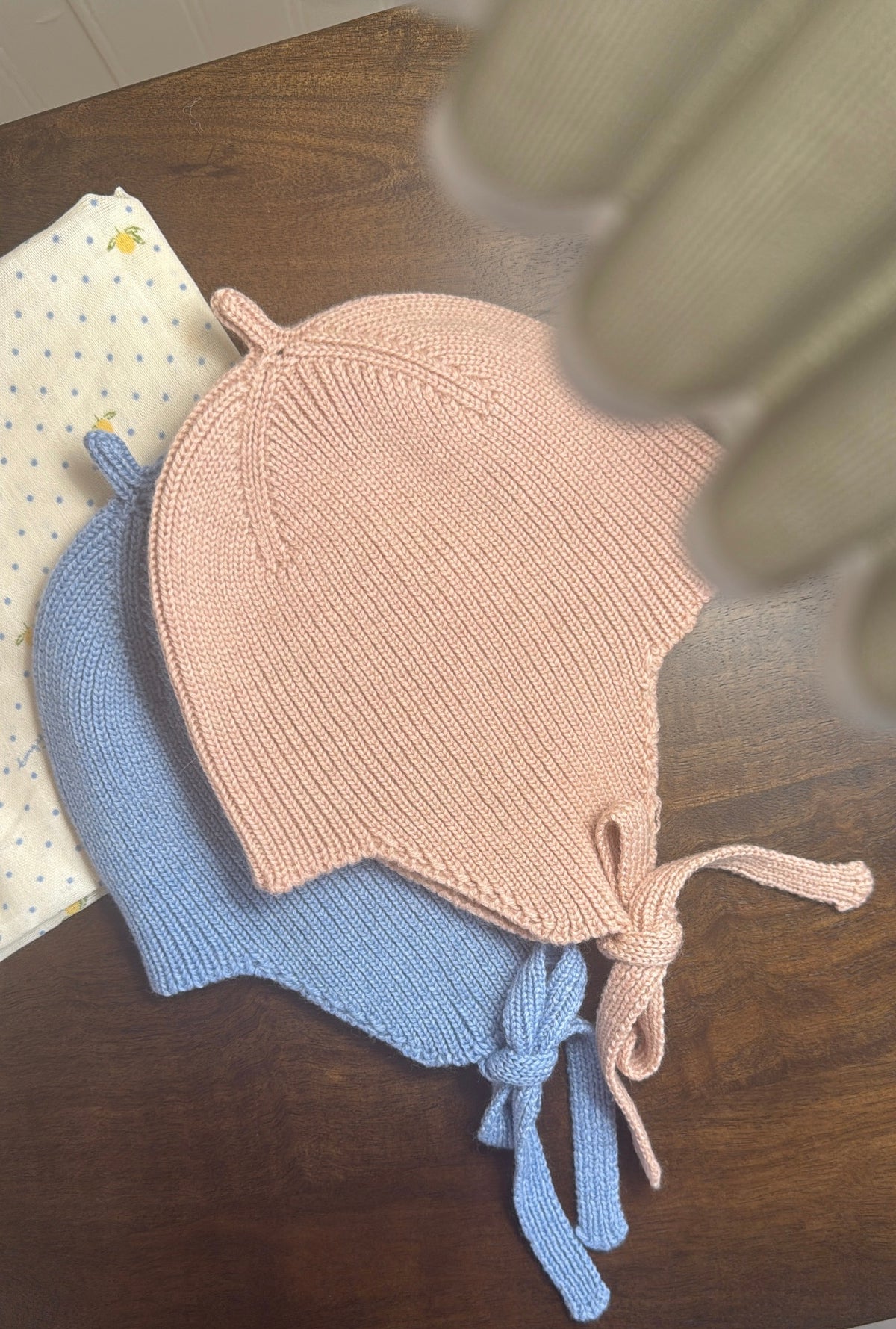 Hvid Bonnet Kona Light Blue