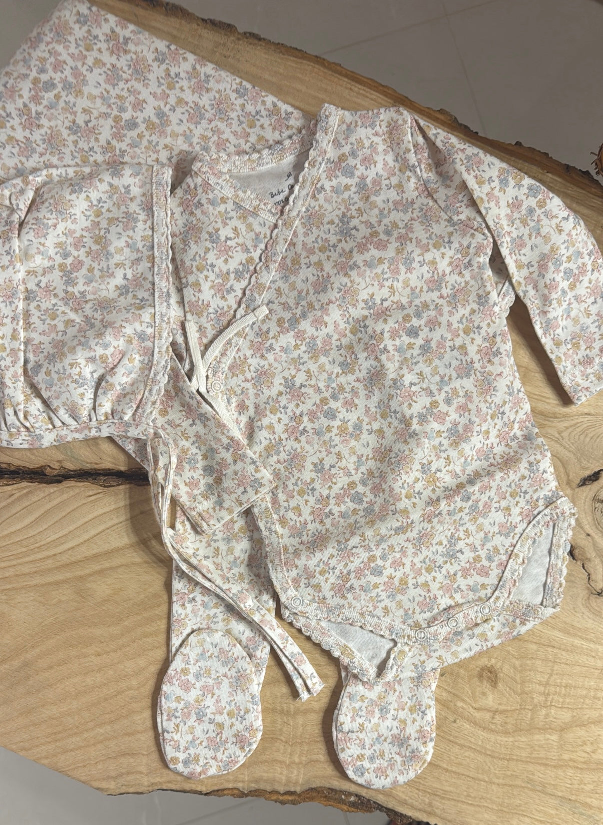 Bebe organic Iris onesie & legging set
