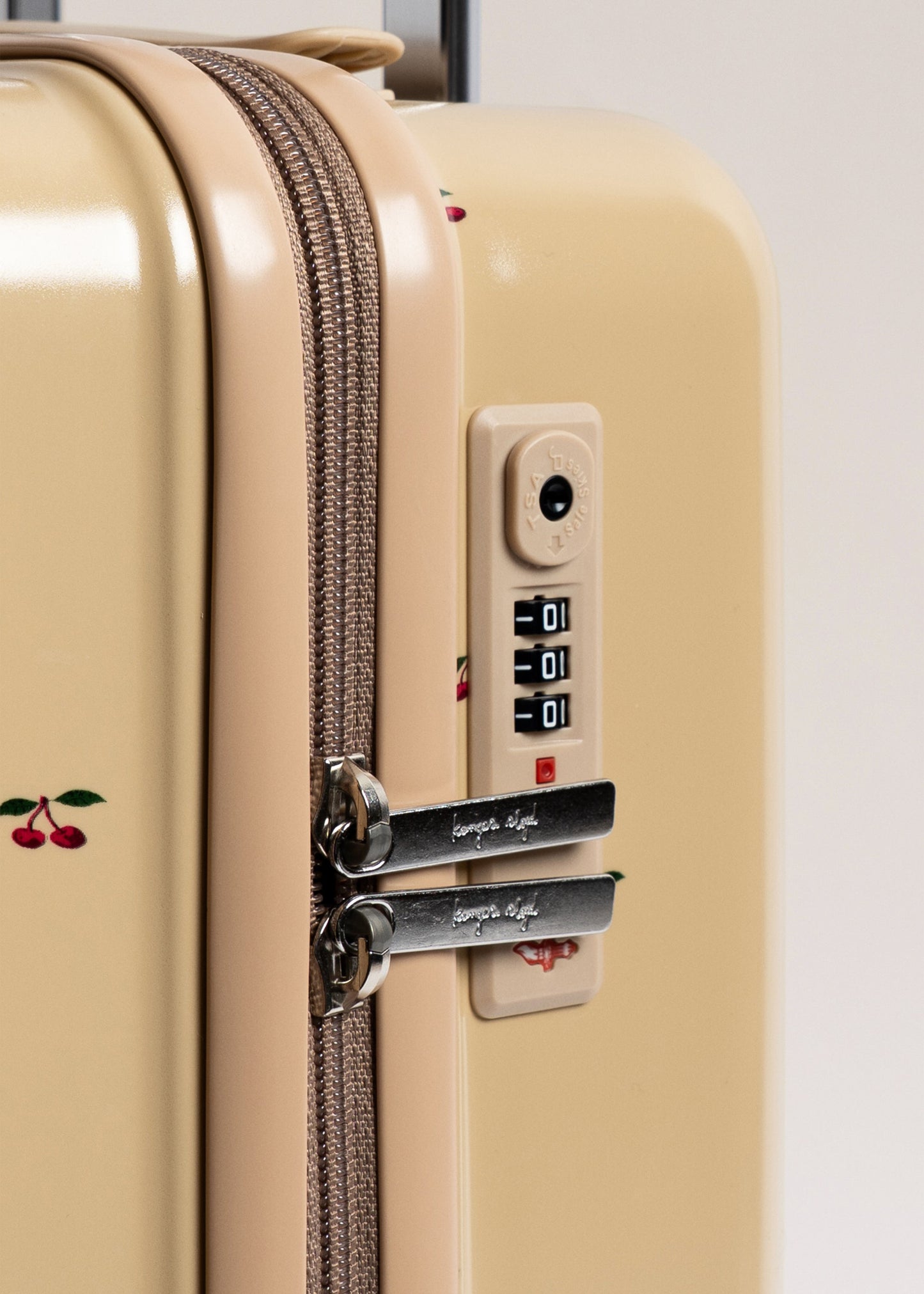 Konges Sloejd travel suitcase- cherry