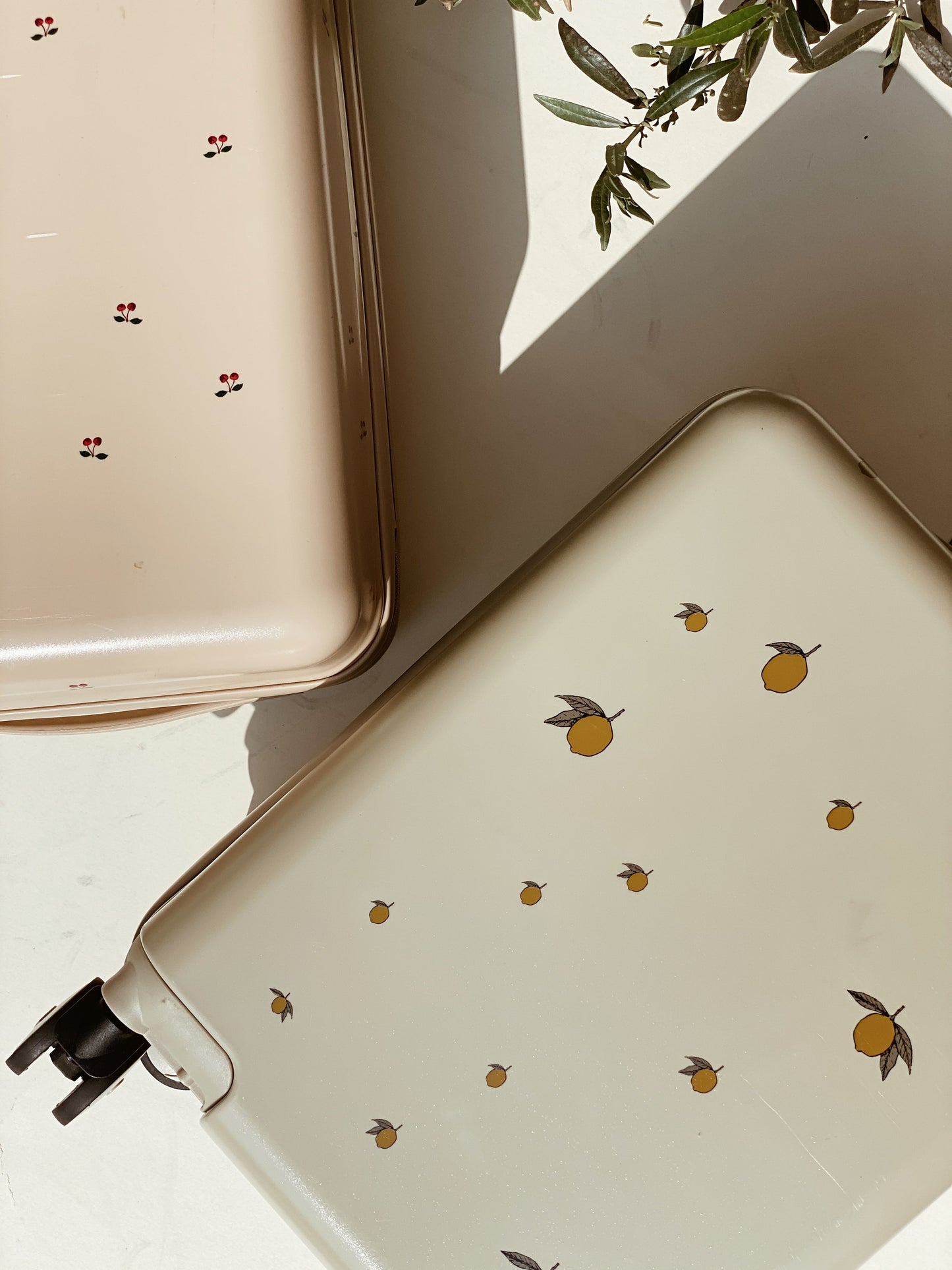 Konges Sloejd travel suitcase- lemon