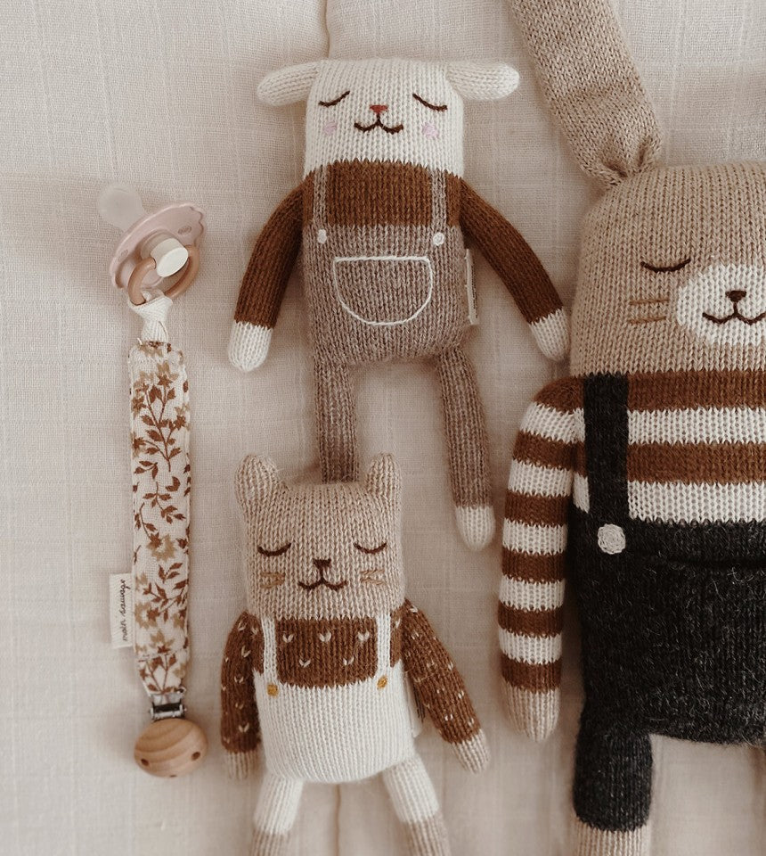 Main Sauvage knit toy |  lamb