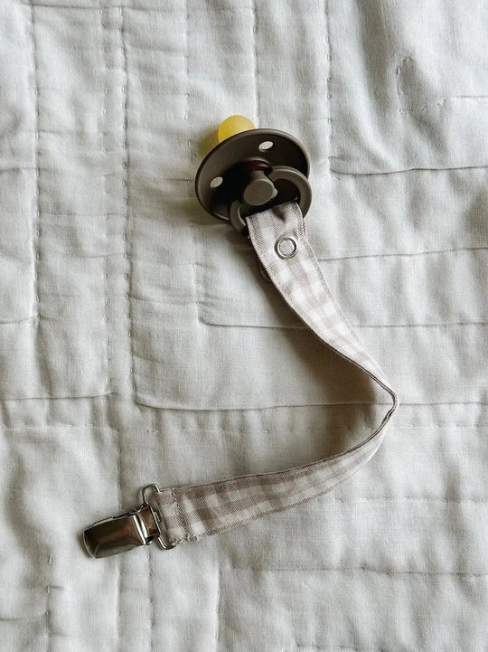 Lalaby pacifier clip beige gingham