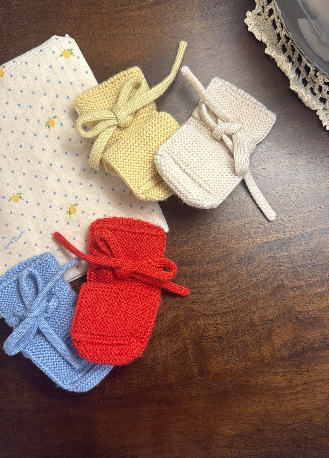Hvid Booties – Light Yellow