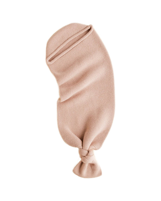 Hvid Cocoon baby wrap in Apricot on white