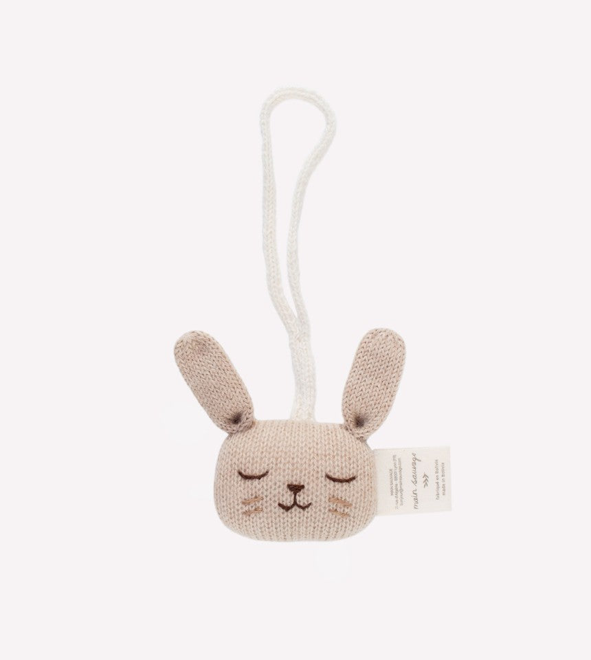 Main Sauvage Hanging rattle | bunny nut